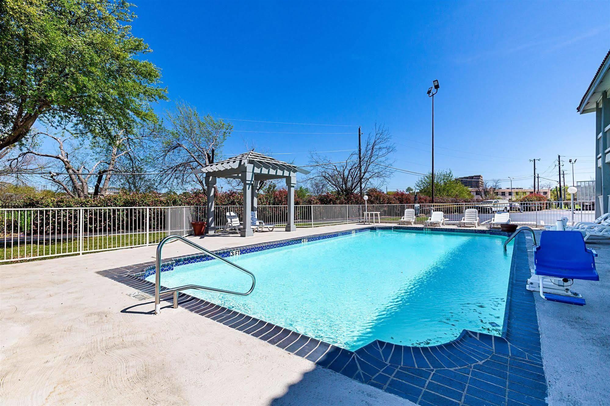 Motel 6-Dallas, Tx - Market Center Exterior foto